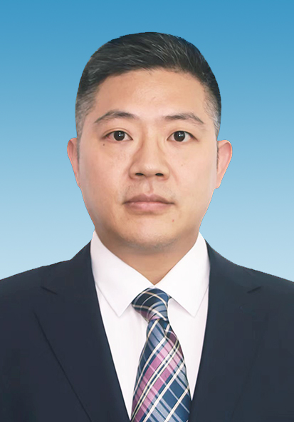 李臻-个人证件照.jpg